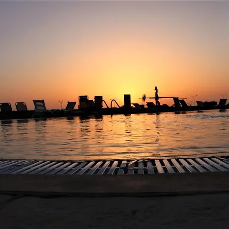 Cosea Living: Seaside 2 Bedroom Flat Kings Palace 209