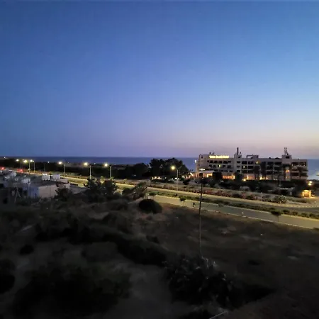 Daire Cosea Living: Seaside 2 Bedroom Flat Kings Palace 209