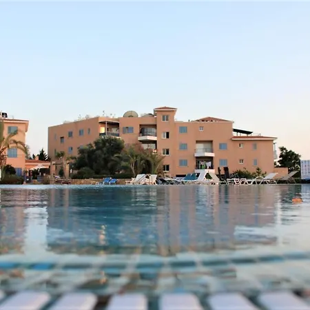 Cosea Living: Seaside 2 Bedroom Flat Kings Palace 209 Daire *