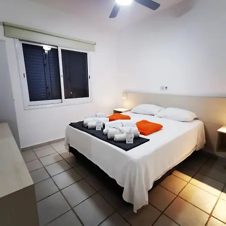 Cosea Living: Seaside 2 Bedroom Flat Kings Palace 209 بافوس
