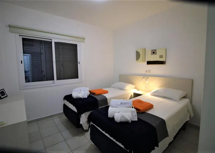 Cosea Living: Seaside 2 Bedroom Flat Kings Palace 209 Apartmán Paphos